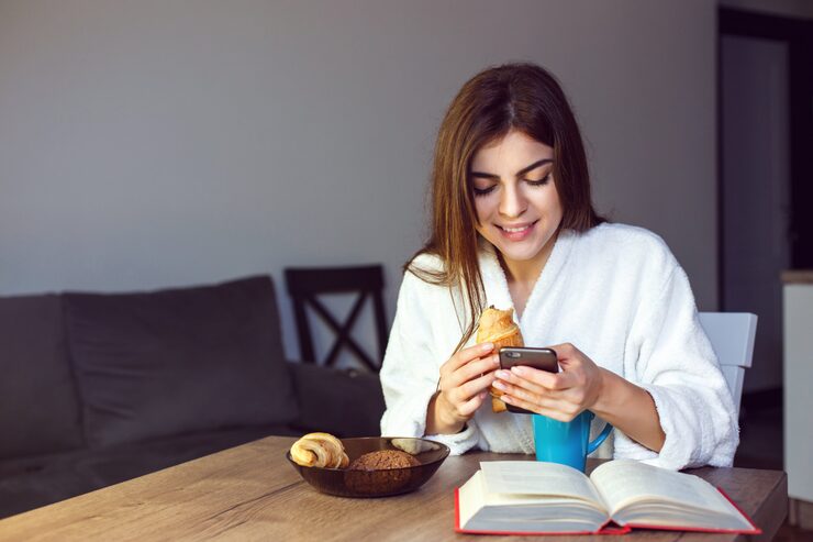 Why People Spend More Time Online Than They Realize